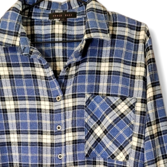 Blue plaid soft flannel tunic length long sleeve button front shirt - Picture 2 of 8